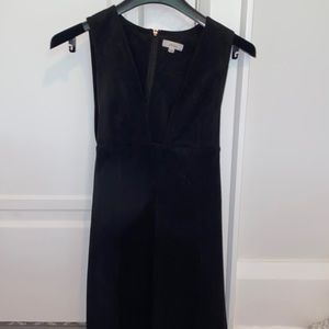 Great condition velvet aritzia deep v dress in black. Size 2!